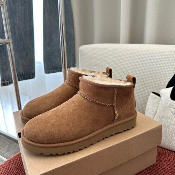 UGG Classic Ultra Mini Boots - Picture 5 of 9